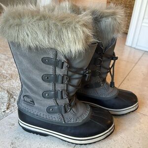 Sorel waterproof Snow Boots Sz 4